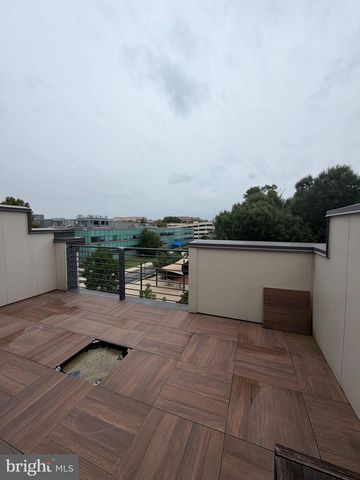 111 HEATH PL, Bethesda, MD 20817