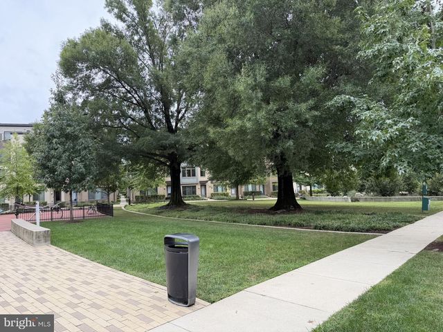 111 HEATH PL, Bethesda, MD 20817