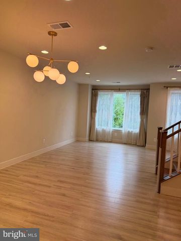 111 HEATH PL, Bethesda, MD 20817