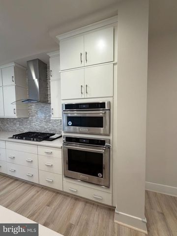 111 HEATH PL, Bethesda, MD 20817