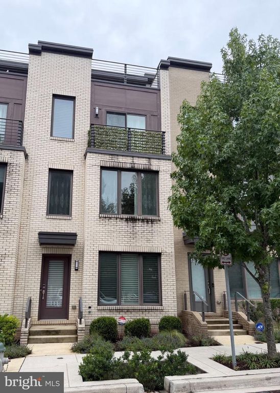 111 HEATH PL, Bethesda, MD 20817