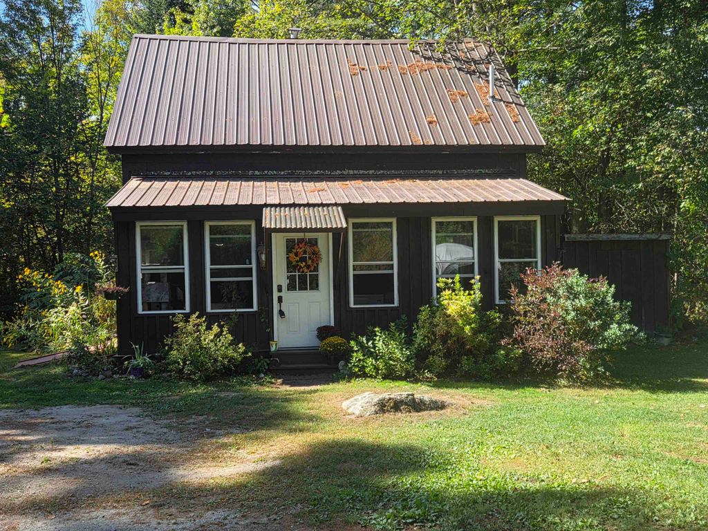 165 Second New Hampshire Turnpike, Hillsborough, NH 03244