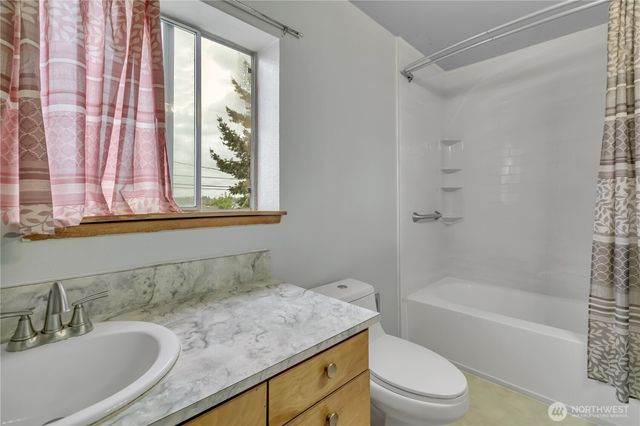 3579 E Howe Street, Tacoma, WA 98404