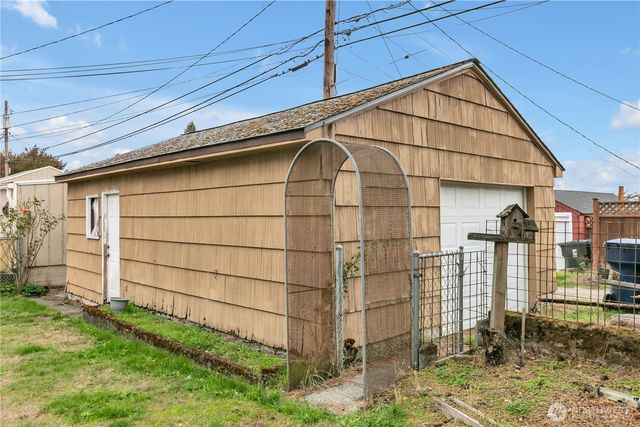 3579 E Howe Street, Tacoma, WA 98404