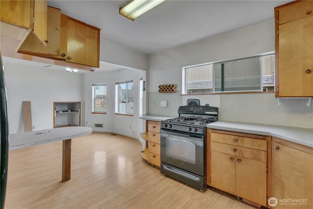 3579 E Howe Street, Tacoma, WA 98404