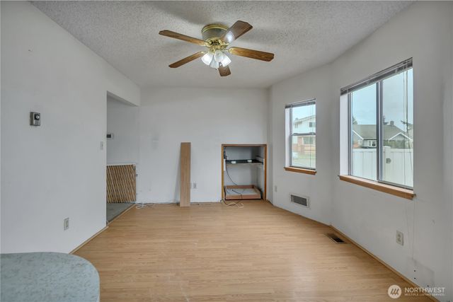 3579 E Howe Street, Tacoma, WA 98404