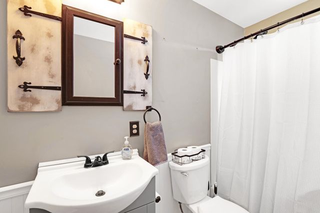 21 Four Rod Road, Rochester, NH 03867