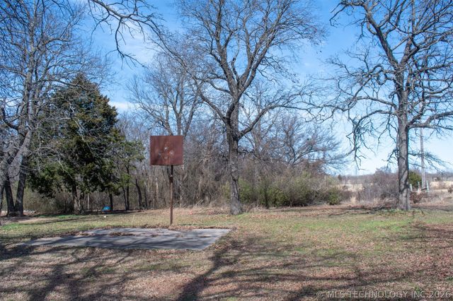 10174 N Sandridge, Stigler, OK 74462