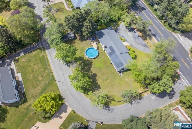 915 Glen Avenue, Twp Of Washington, NJ 07676