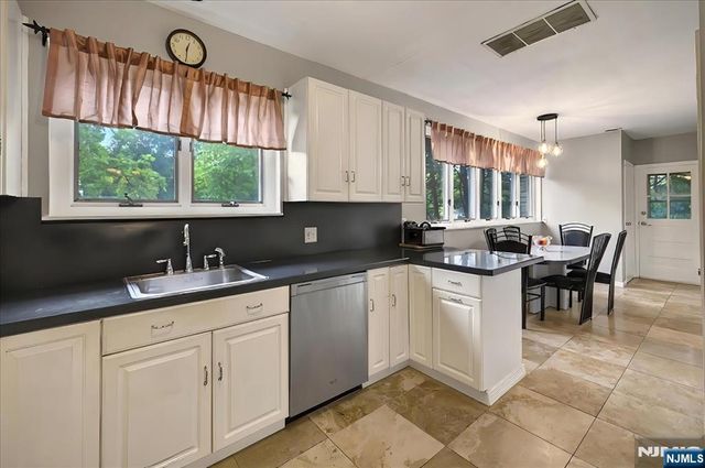 915 Glen Avenue, Twp Of Washington, NJ 07676