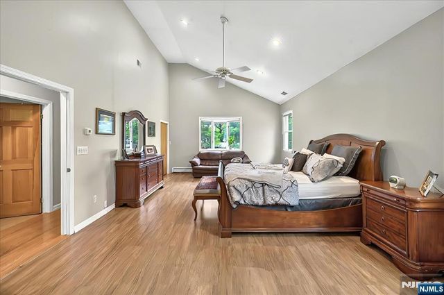 915 Glen Avenue, Twp Of Washington, NJ 07676