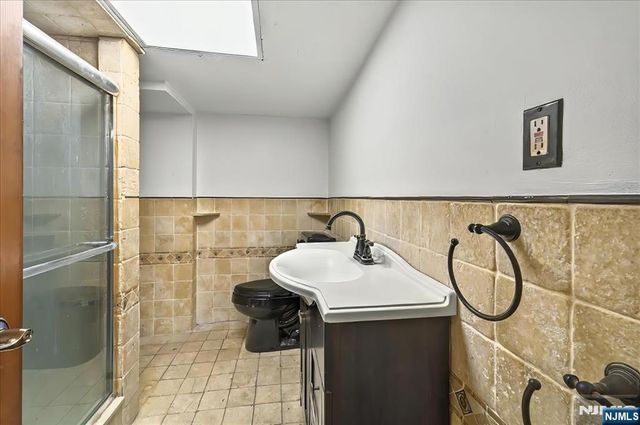 915 Glen Avenue, Twp Of Washington, NJ 07676