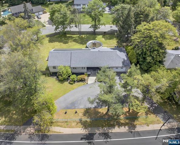 915 Glen Avenue, Twp Of Washington, NJ 07676