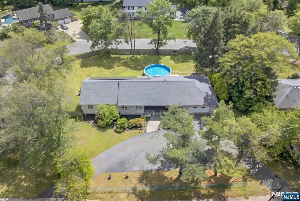 915 Glen Avenue, Twp Of Washington, NJ 07676
