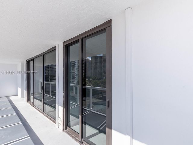 20505 E Country Club Dr 634, Aventura, FL 33180