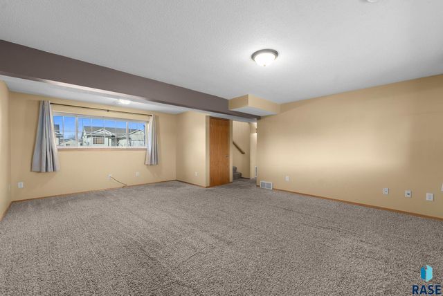 4808 S Dunlap Ave Avenue, Sioux Falls, SD 57106