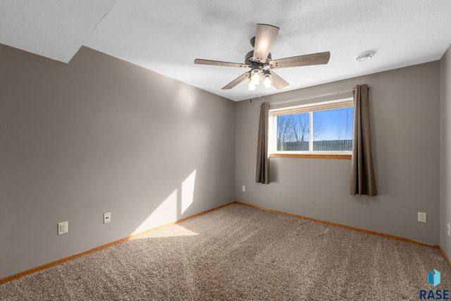 4808 S Dunlap Ave Avenue, Sioux Falls, SD 57106