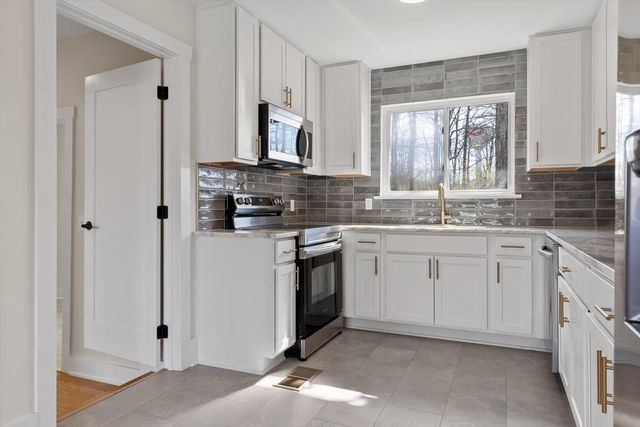 3911 Umbarger Lane, Signal Mountain, TN 37377