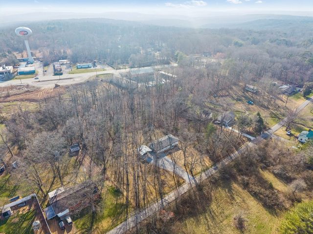 3911 Umbarger Lane, Signal Mountain, TN 37377