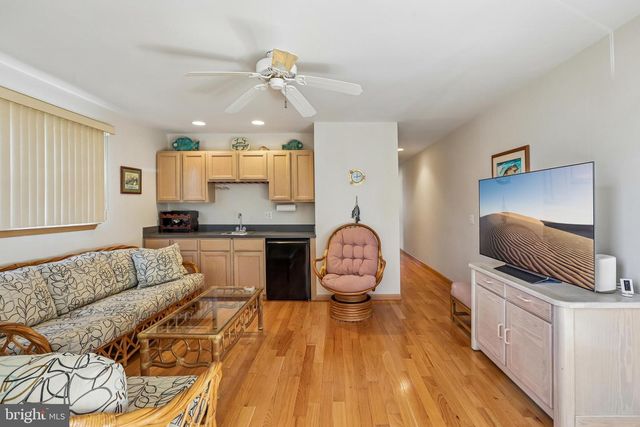 42 W CAPE COD LN, Long Beach Township, NJ 08008