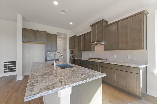 3219 Hidden Mist Drive, Texas City, TX 77568