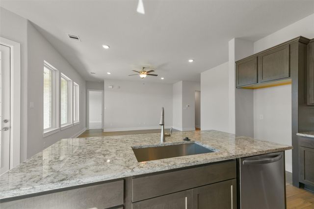 3219 Hidden Mist Drive, Texas City, TX 77568