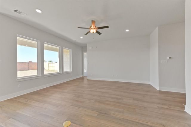 3219 Hidden Mist Drive, Texas City, TX 77568