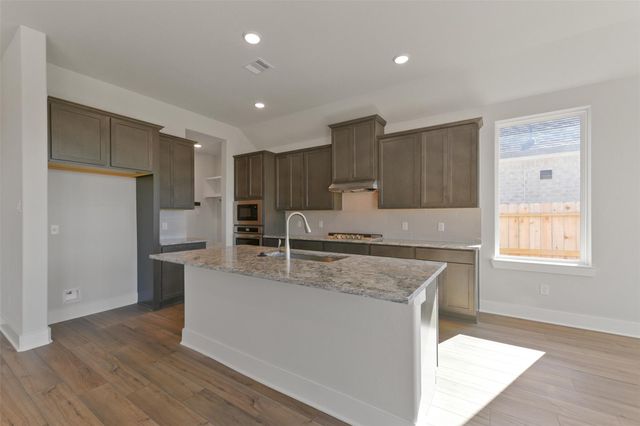 3219 Hidden Mist Drive, Texas City, TX 77568