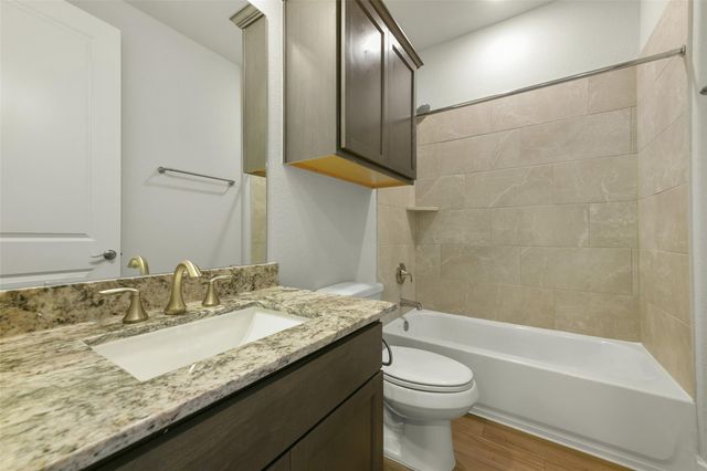 3219 Hidden Mist Drive, Texas City, TX 77568