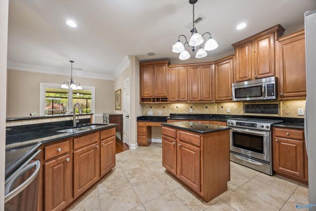 124 Pearle Cove Drive, Huntsville, AL 35806