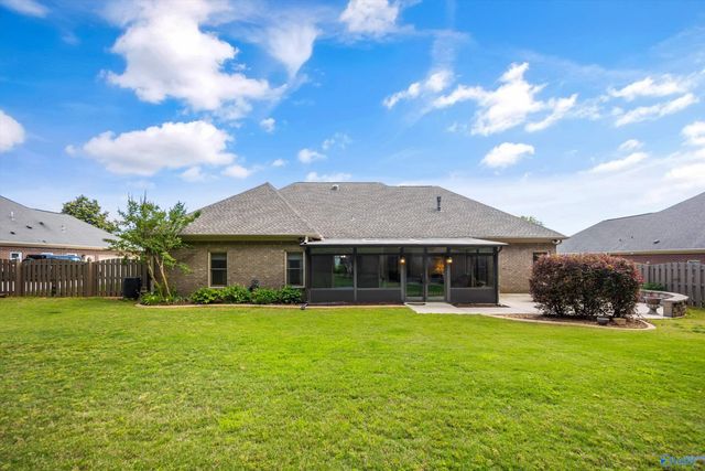 124 Pearle Cove Drive, Huntsville, AL 35806