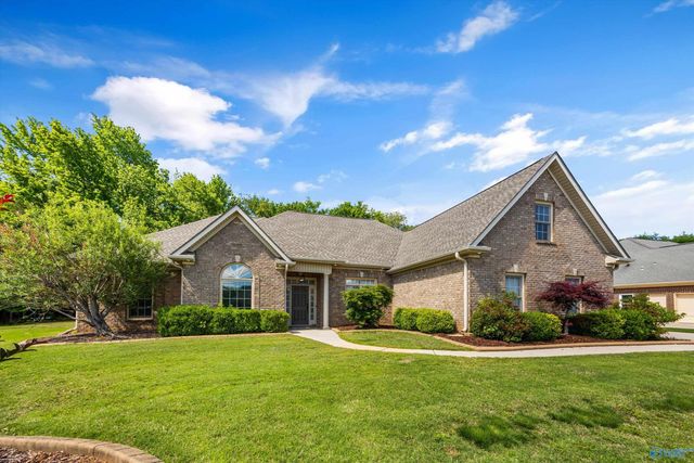 124 Pearle Cove Drive, Huntsville, AL 35806