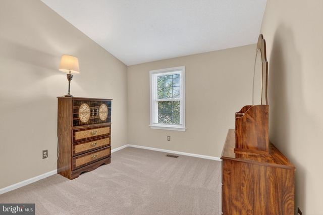 7 S FLOYD ST, Alexandria, VA 22304