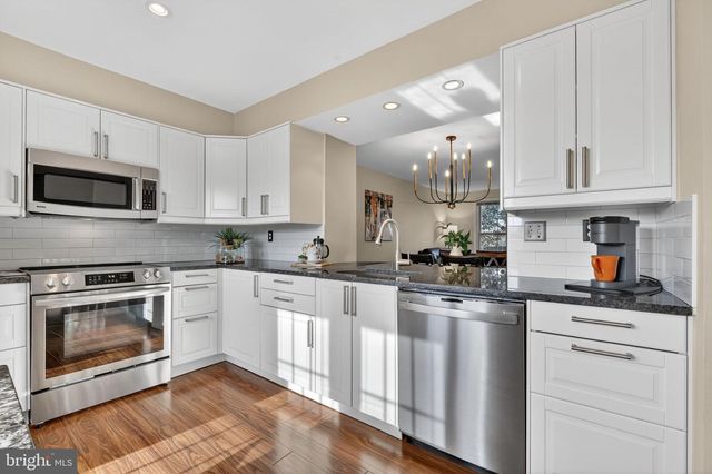 7 S FLOYD ST, Alexandria, VA 22304