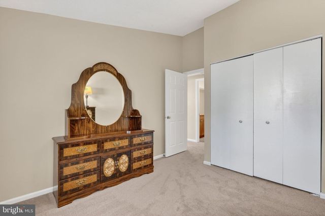 7 S FLOYD ST, Alexandria, VA 22304