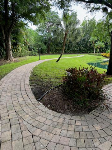 8950 NW 70th Court, Parkland, FL 33067