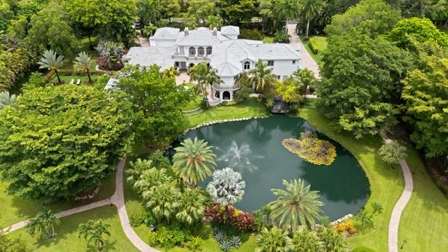 8950 NW 70th Court, Parkland, FL 33067