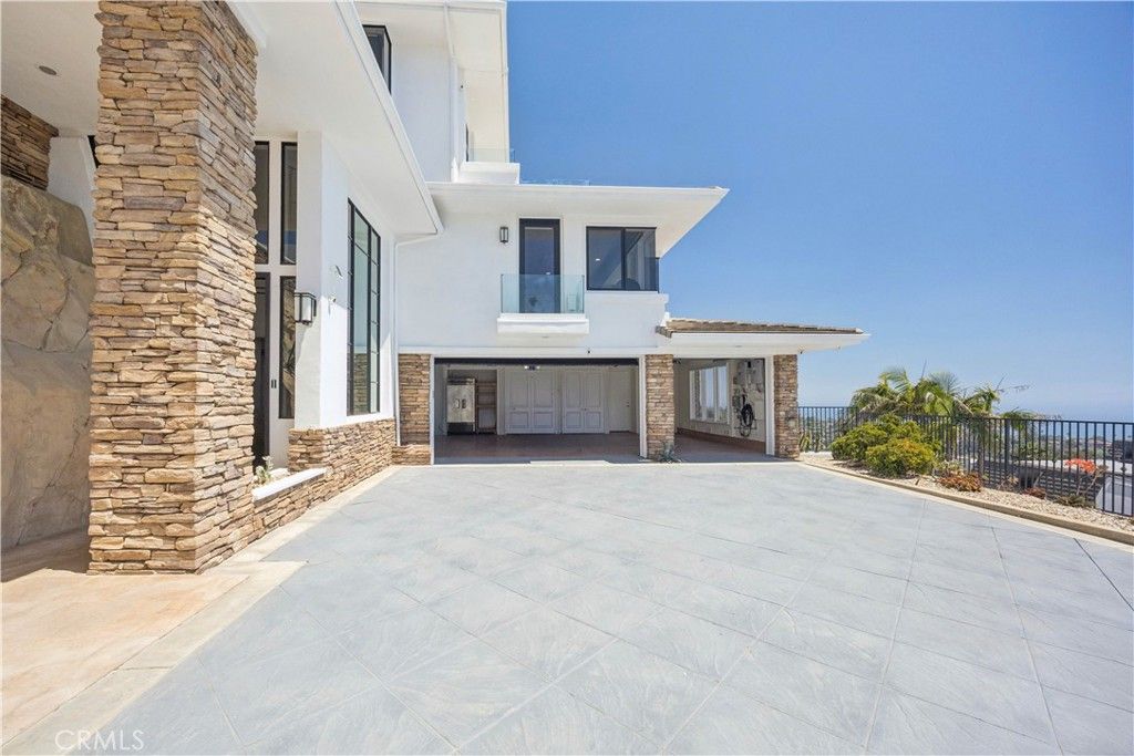 1076 Skyline Drive, Laguna Beach, CA 92651 — photo 5