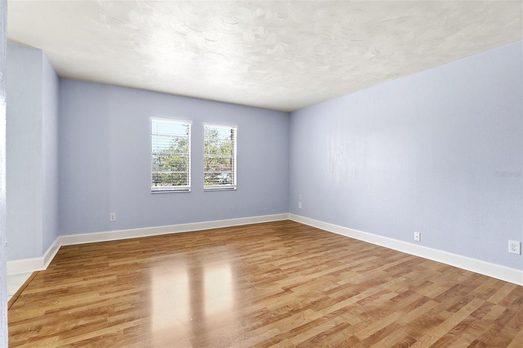 Image 16 of property listing at 303 EVERGREEN COURT, Apopka, FL 32712