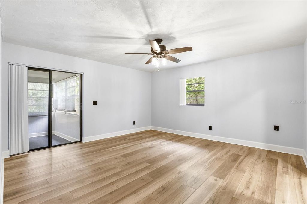 Image 20 of property listing at 303 EVERGREEN COURT, Apopka, FL 32712