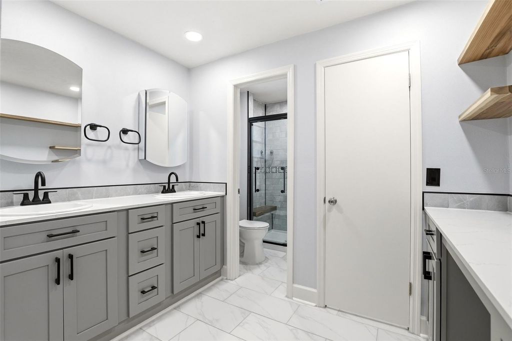 Image 22 of property listing at 303 EVERGREEN COURT, Apopka, FL 32712