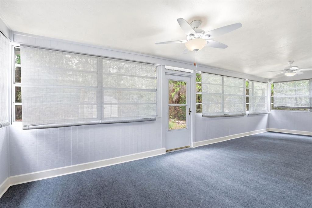 Image 29 of property listing at 303 EVERGREEN COURT, Apopka, FL 32712