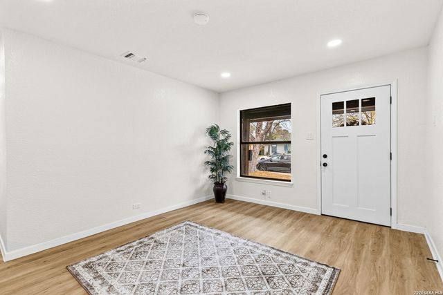 1031 thorain, San Antonio, TX 78201