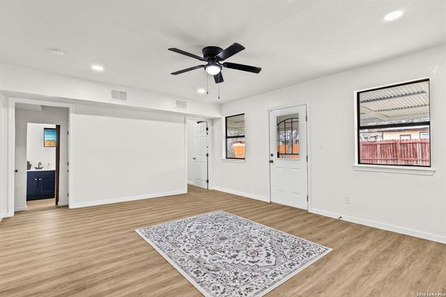 1031 thorain, San Antonio, TX 78201