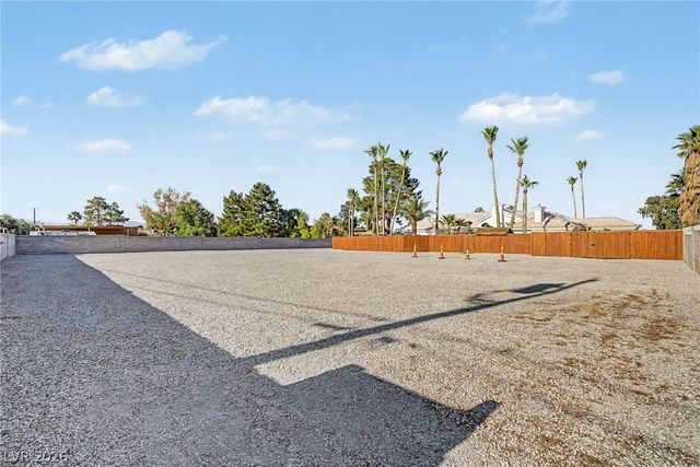 2869 Duneville Street, Las Vegas, NV 89146