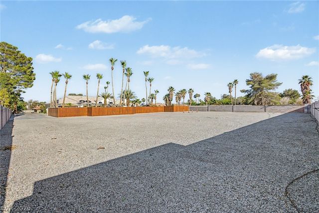 2869 Duneville Street, Las Vegas, NV 89146