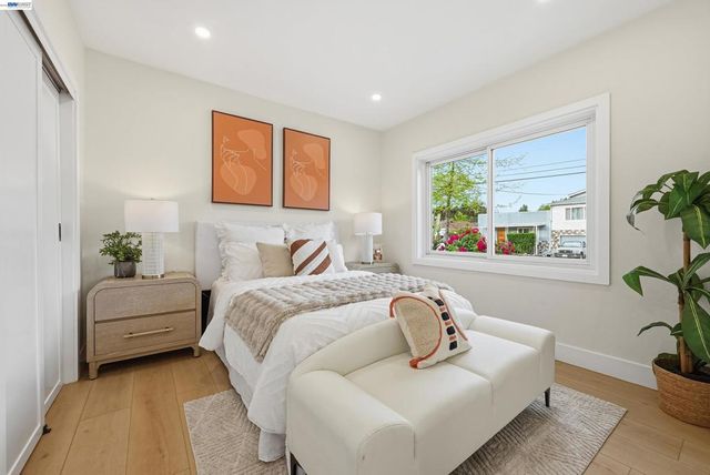 22 Garden Rd, Alameda, CA 94502