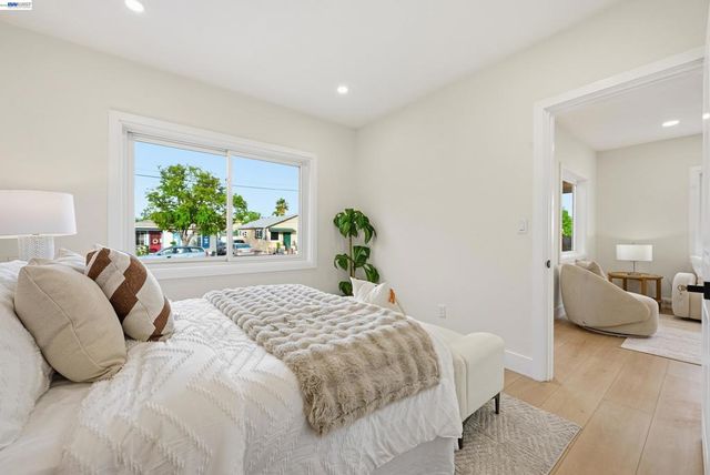 22 Garden Rd, Alameda, CA 94502