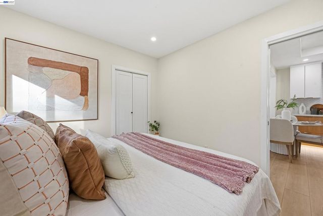 22 Garden Rd, Alameda, CA 94502