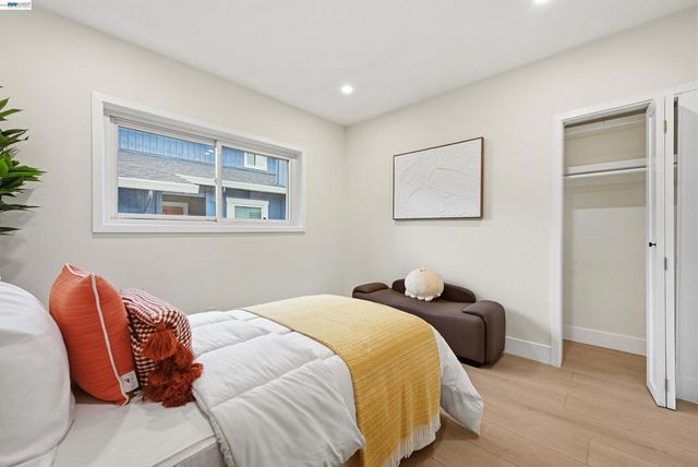 22 Garden Rd, Alameda, CA 94502